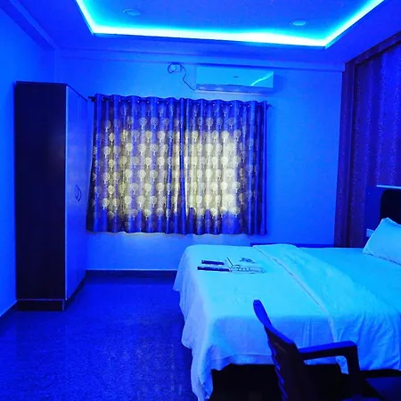 Lee Paradise Inn